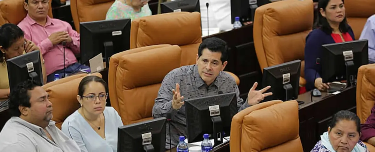 Asamblea Nacional aprueba constitución y creación del Banco Nacional