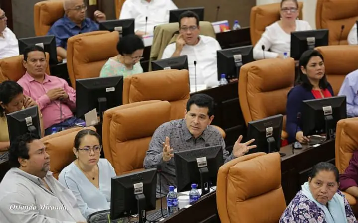 Asamblea Nacional aprueba la constitución y creación del Banco Nacional