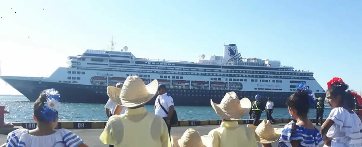 Un crucero más arriba a Puerto Corinto