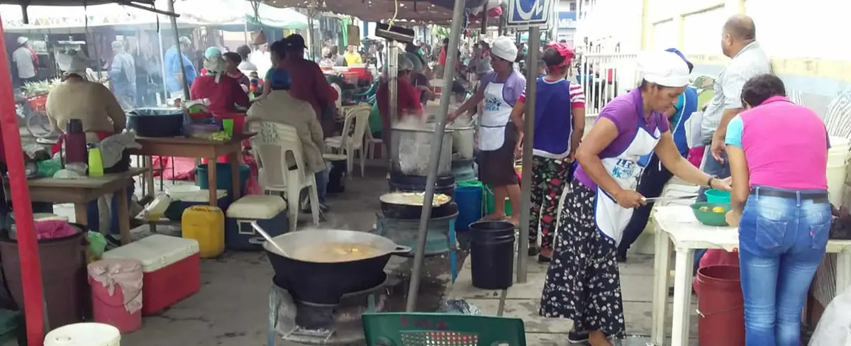 Productores y comerciantes ofertan sus productos