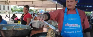 Capitalinos disfrutan de deliciosos mariscos en la Feria del Mar