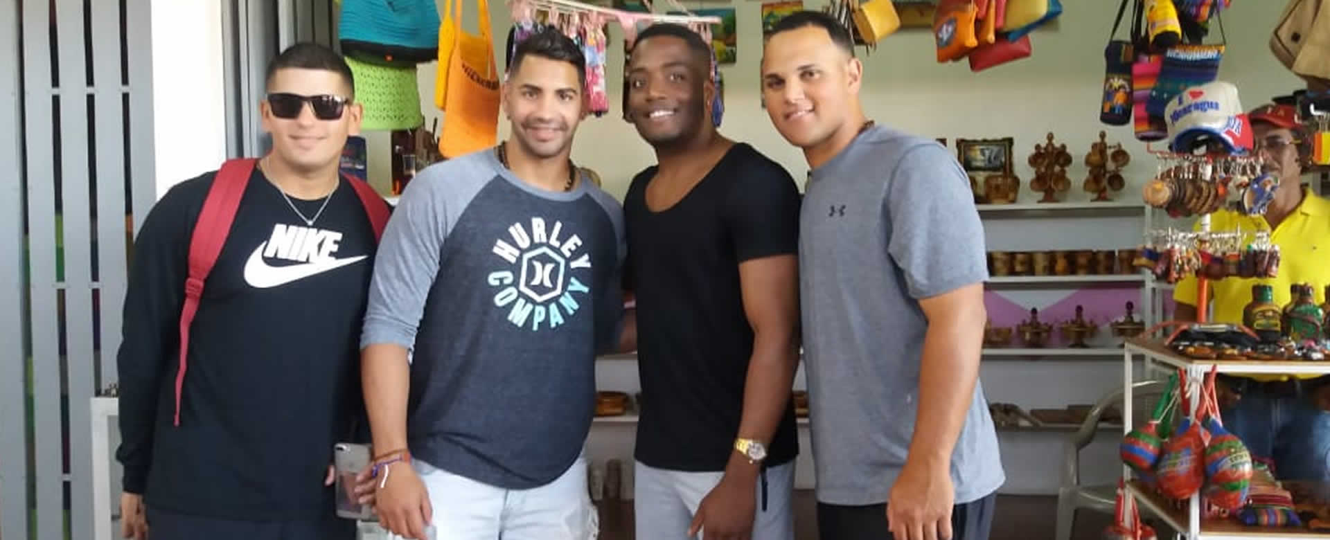 La selección de béisbol Puertorriqueña visita la capital del Folklore
