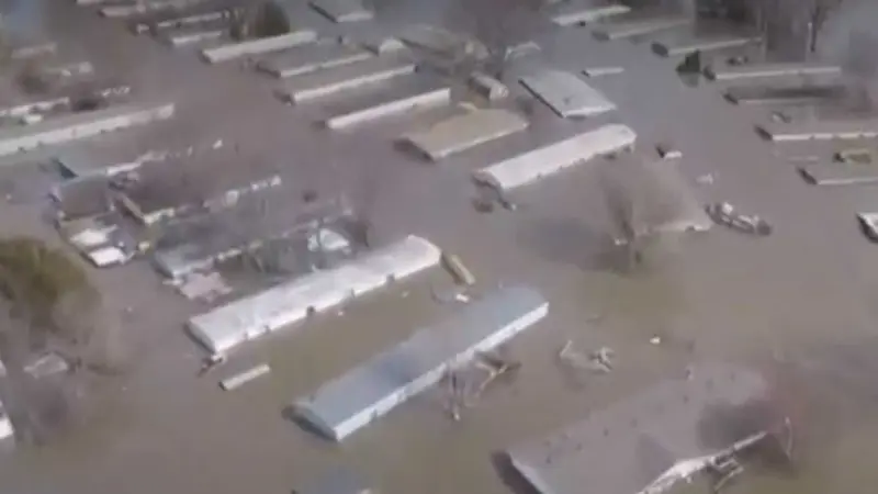 Nieve, inundaciones y vientos huracanados amenazan el centro de EE.UU. 
