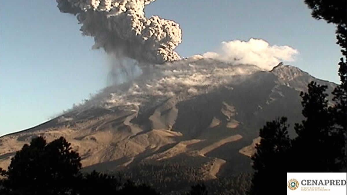 Popocatépetl expulsa alto contenido de ceniza en el centro de México 