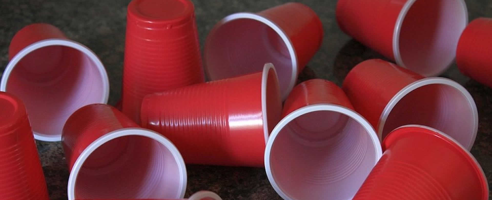 Europa prohibirá el uso de utensilios plásticos desechables en 2021