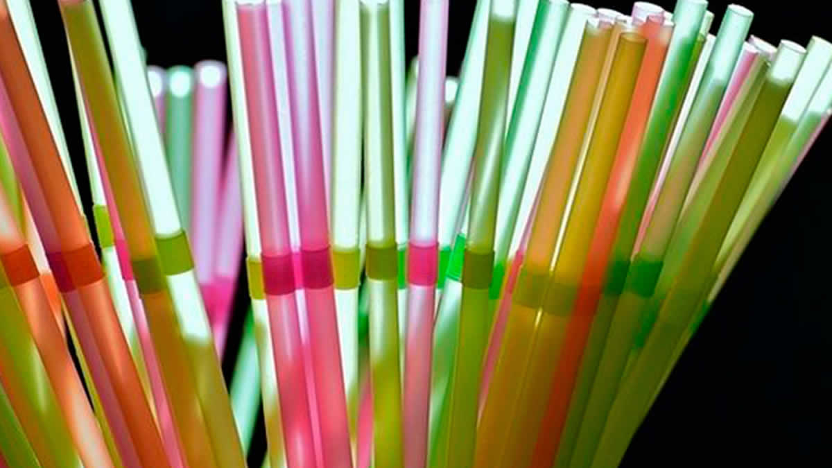 Unión Europea a partir del 2021, prohibirá el uso de utensilios plásticos desechables