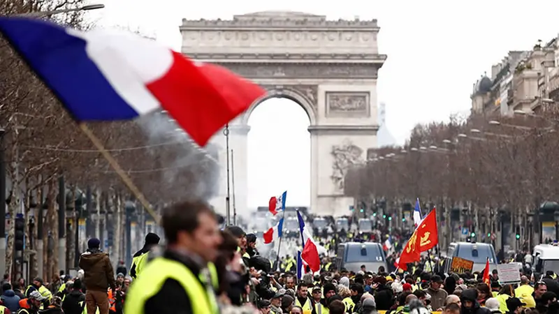 Francia prohibirá las protestas de los 'chalecos amarillos' en caso de que asistan violentos