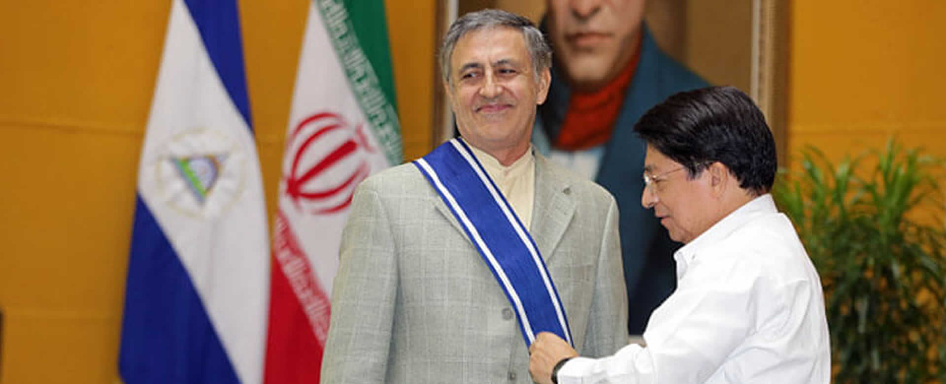 Gobierno Sandinista condecora al embajador de la República Islámica de Irán