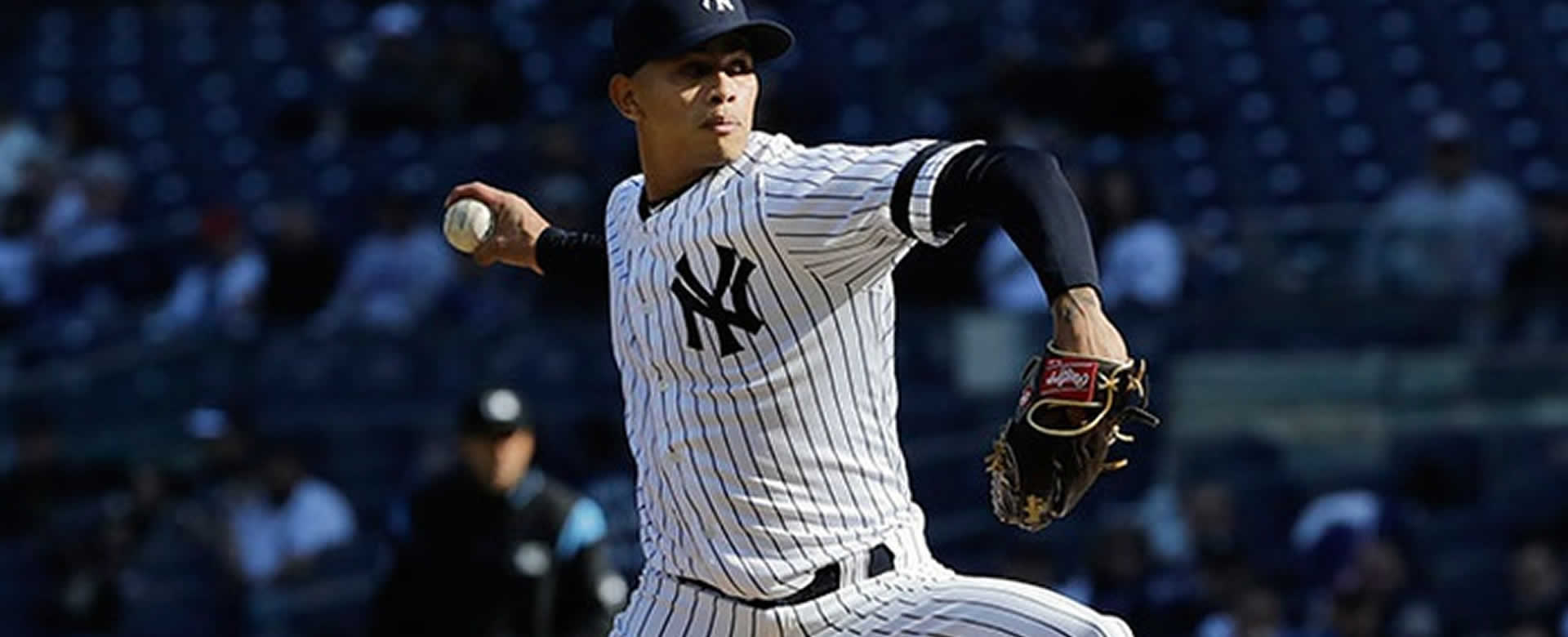 Jonathan Loásiga obtiene su primera victoria con los Yankees