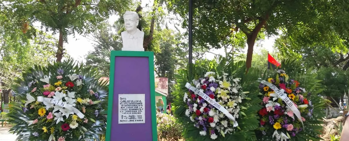 Música y ofrendas florales para honrar gesta heroica del Primer Teniente (piloto aviador) Carlos Ulloa