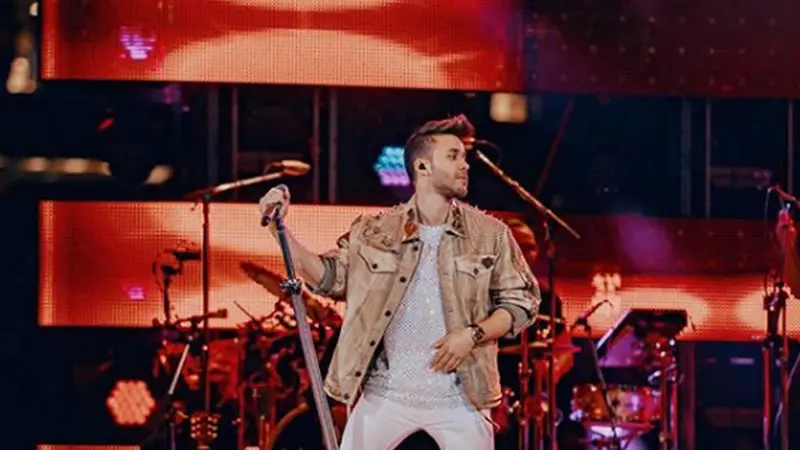 Prince Royce declara sus votos matrimoniales a la actriz Emeraide Toubia