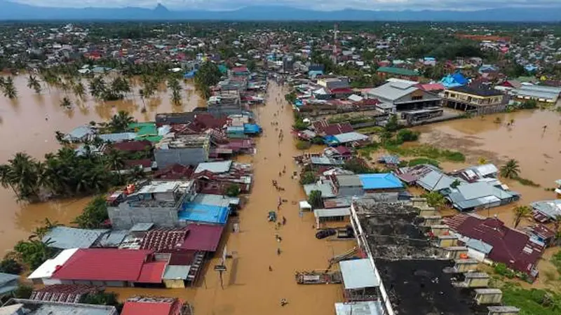 Al menos 29 muertos y 13 desaparecidos por inundaciones en Indonesia