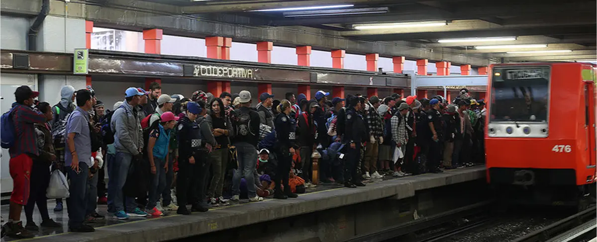 Mujer muere en el metro de Ciudad de México tras sufrir un infarto cerebral y no recibir ayuda durante 26 horas