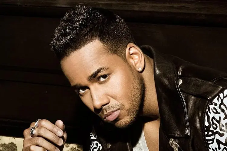 Mira porque le llovieron los momazos a Romeo Santos