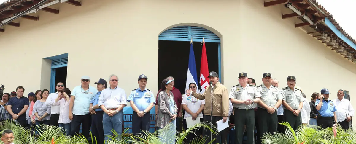 Daniel: “La bandera rojinegra de Sandino defenderá siempre la bandera azul y blanco de la patria”