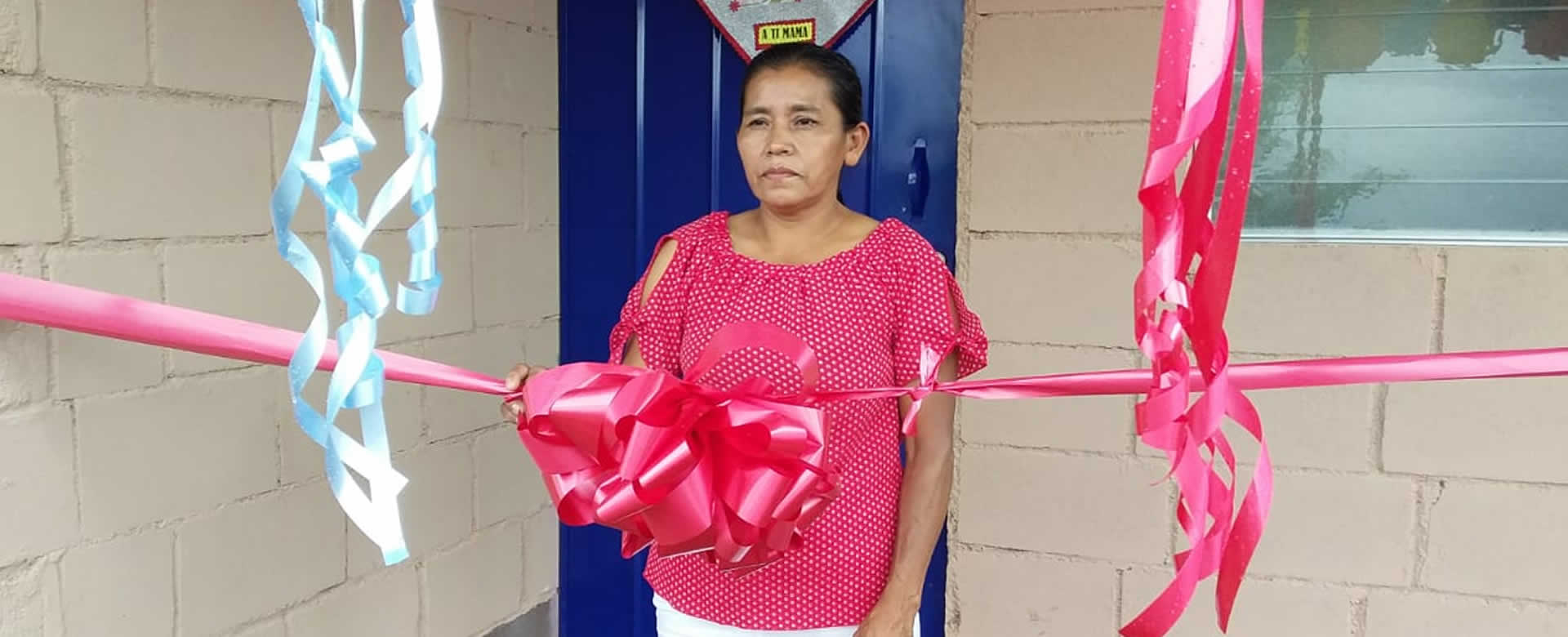 Autoridad municipal de la Libertad entrega 36 viviendas del proyecto "Bismarck Martínez"