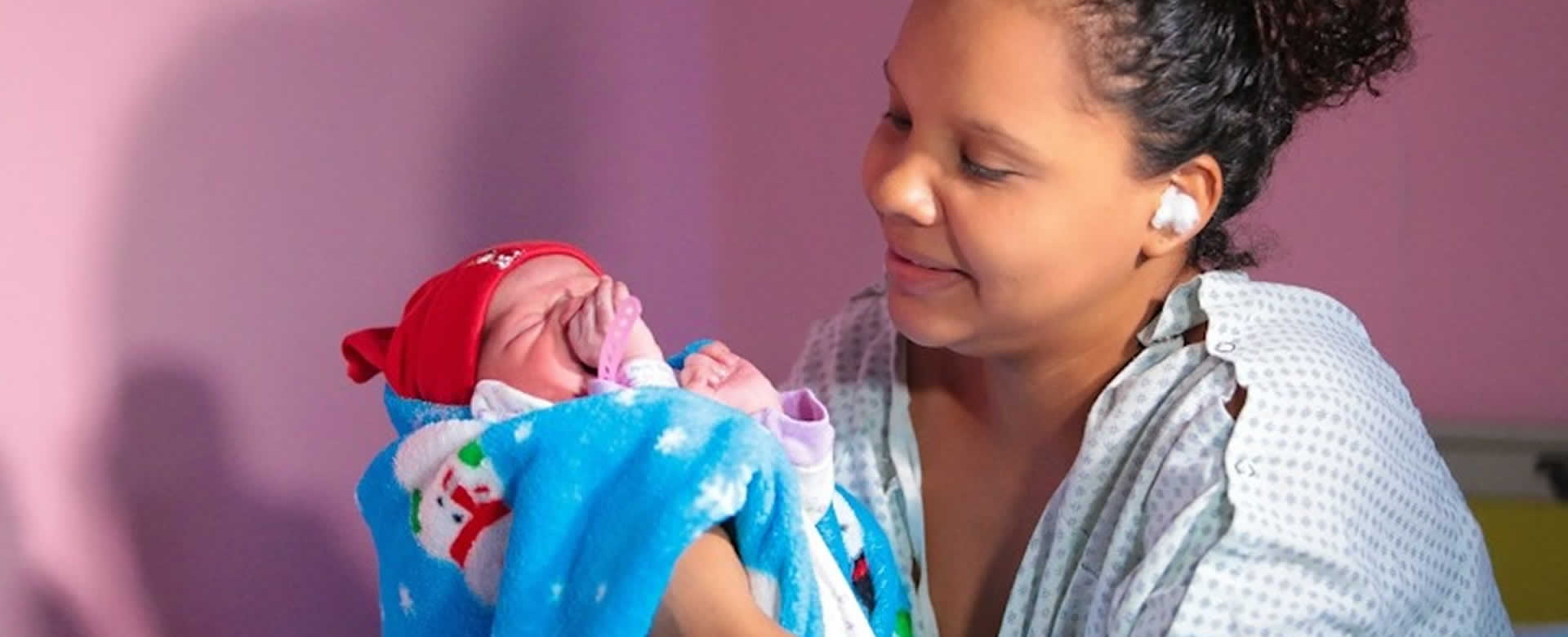 Hospital Bertha Calderón festeja junto a las primeras madre de este día especial