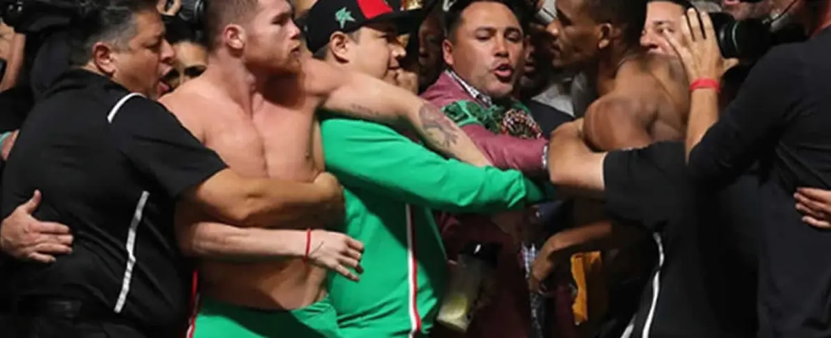 Canelo Álvarez y Daniel Jacobs casi inician la pelea en el careo previo