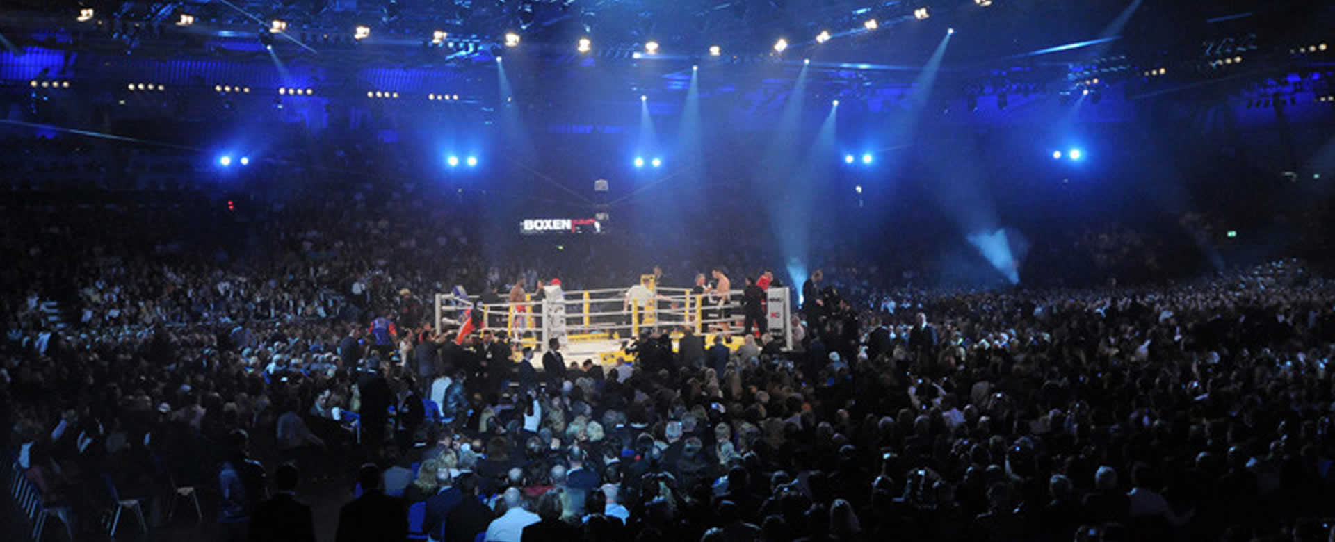 'Nocaut doble' protagonizan dos boxeadores al golpearse y caer al mismo tiempo