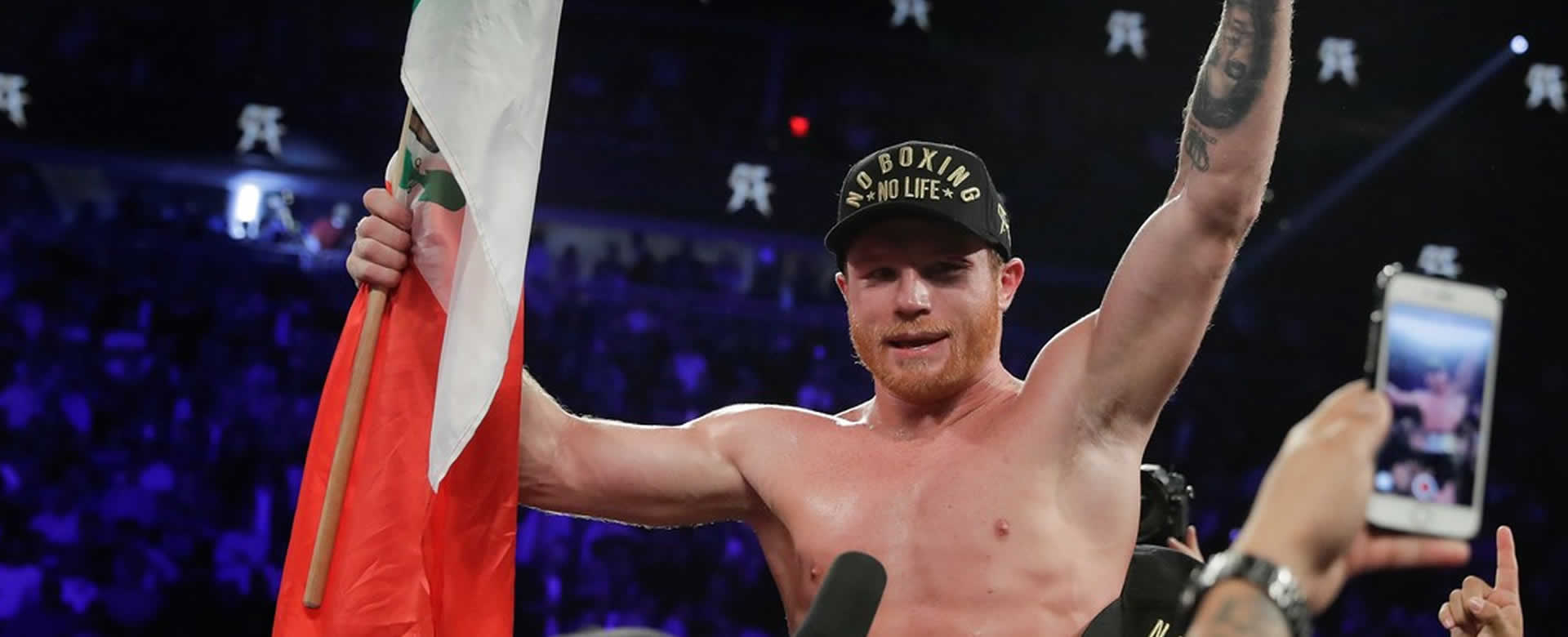 Canelo Álvarez se lleva el triunfo por decisión unánime