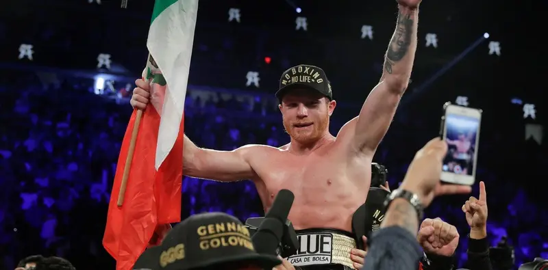 Canelo Álvarez se lleva el triunfo por decisión unánime