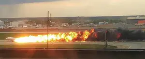 Rusia: El piloto del avión incendiado en Moscú revela detalles del siniestro