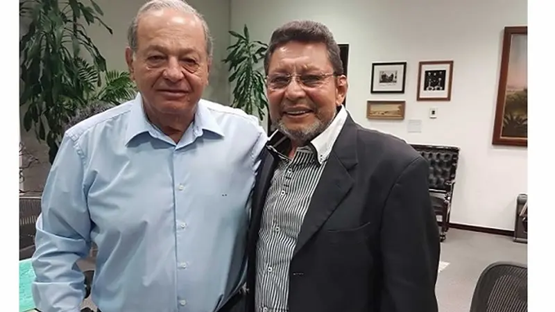 Bayardo Arce sostiene encuentro con el empresario mexicano Carlos Slim