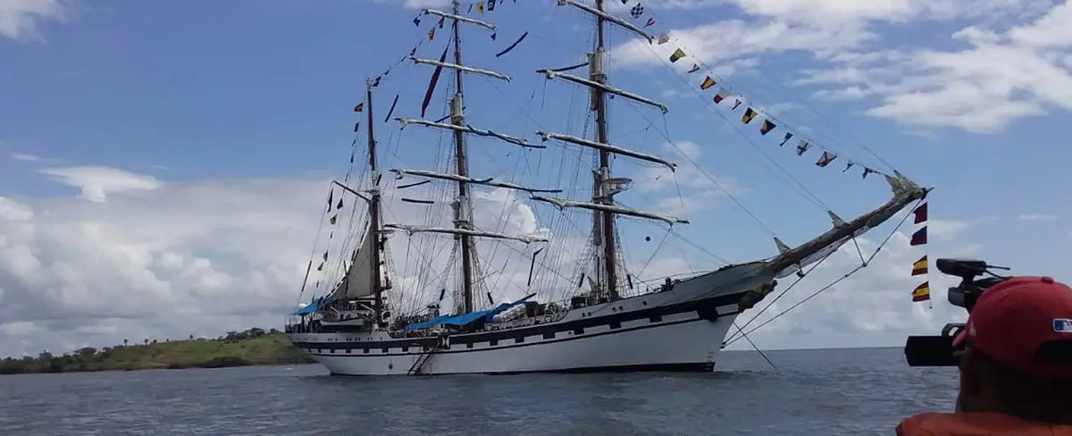 Barco de la Armada de la República Bolivariana de Venezuela arriba a las costas del Caribe Sur