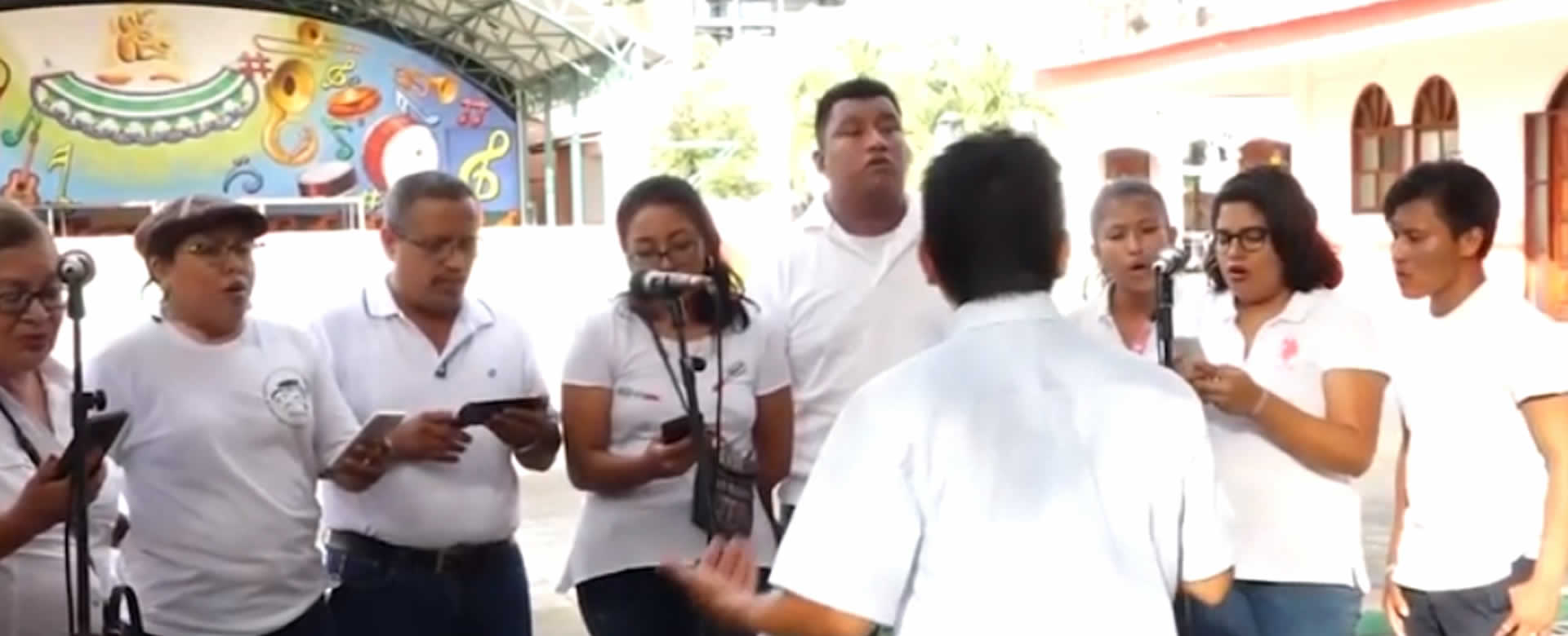 Coro Municipal de Masaya realiza primera presentación en Mercado de Artesanías