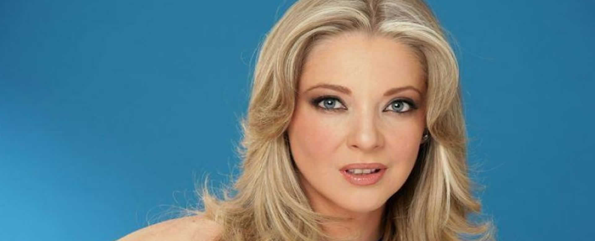 Fanáticos lloran muerte de la actriz mexicana Edith González