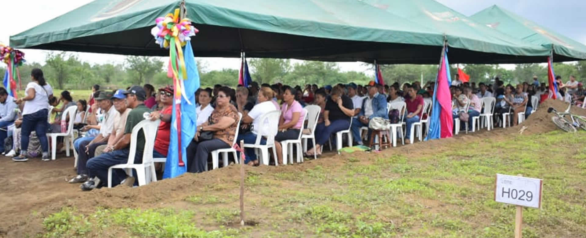 Entrega de terreno "Hilton Manzanares Alvarado" llegó a 125 familias leonesas