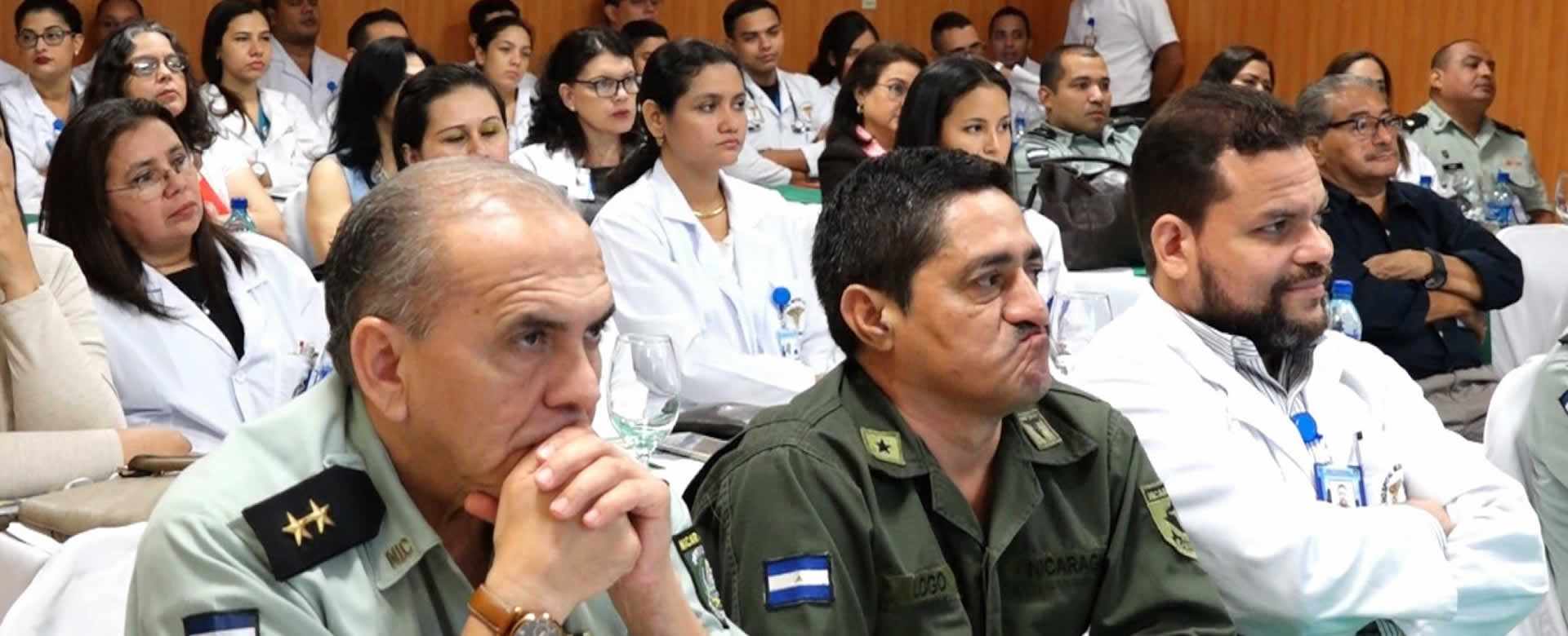 Galenos del MINSA participan en simposio de cirugías endoscópicas de nariz  y senos paranasales