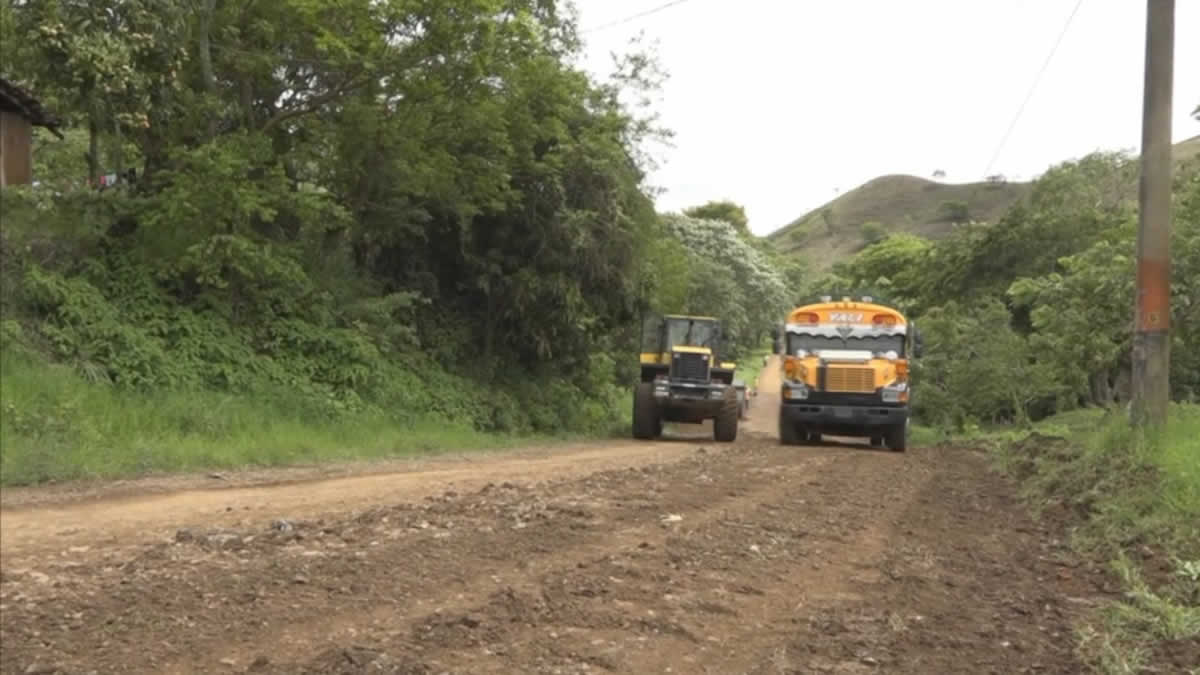 Autoridades de Jinotega rehabilitan 26 kilómetros de caminos en Yalí