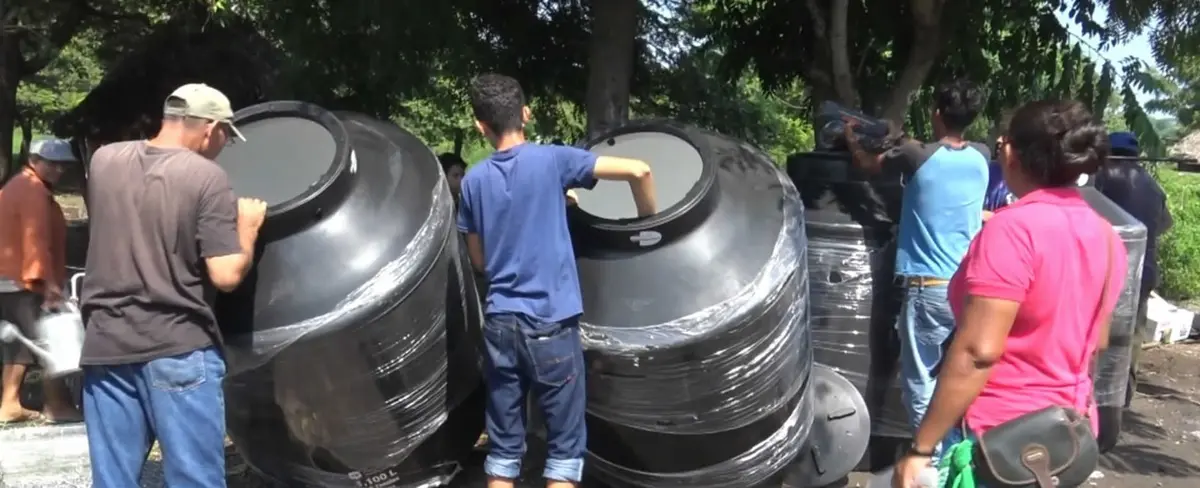 Chinandega: Ministerio de Economía Familiar entrega paquete de herramientas a productores