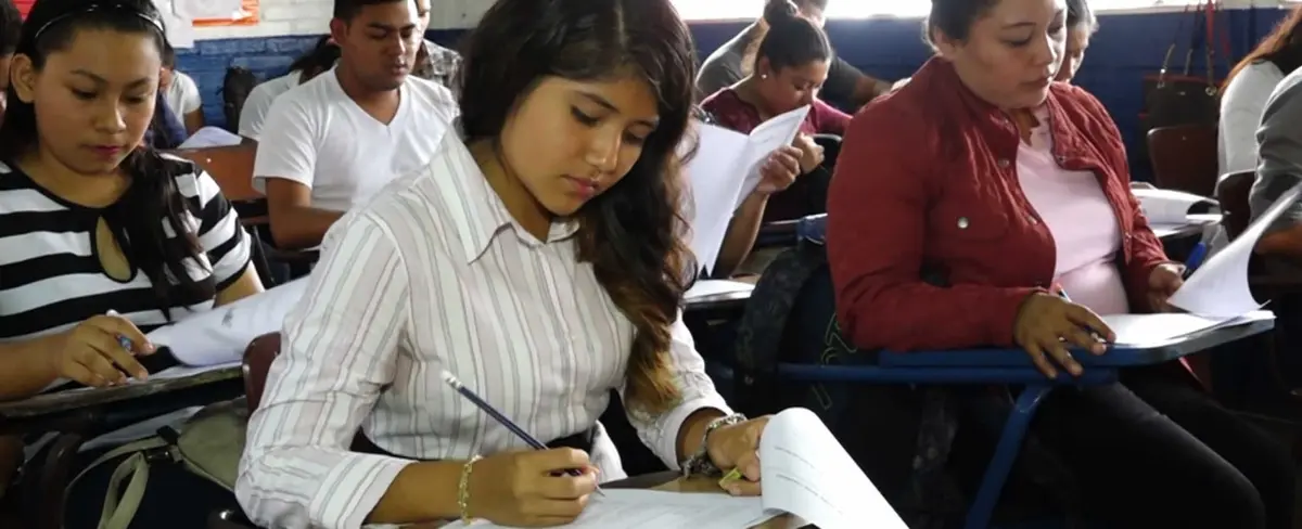 MINED aplica exámenes a futuros docentes de inglés en Masaya