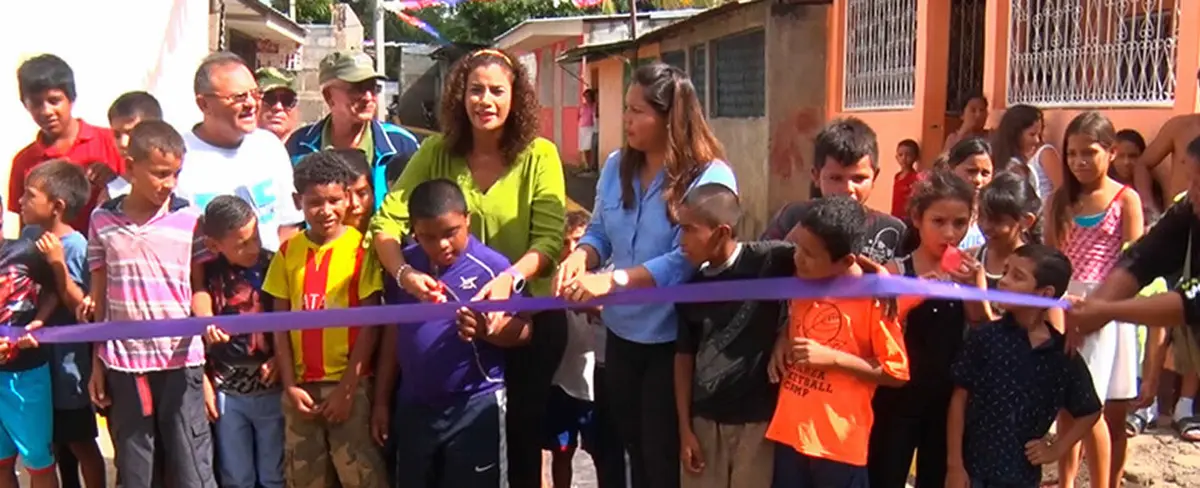 Alcaldía de Managua inaugura calle y entrega otra vivienda digna