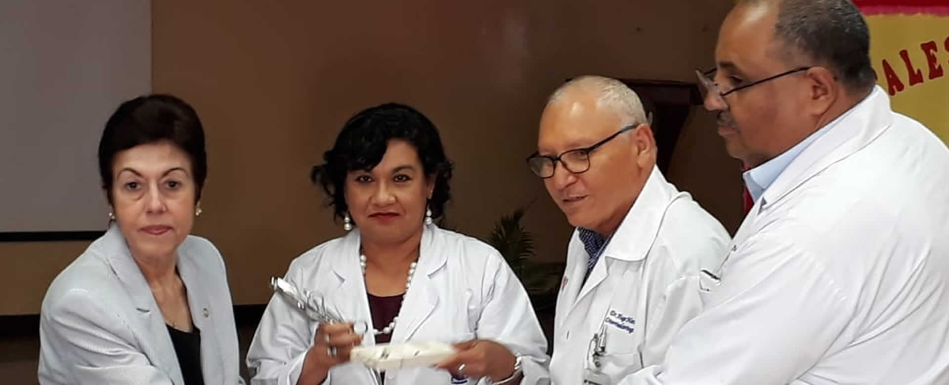 Ministerio de Salud recibe donación de instrumentos de otorrinolaringología