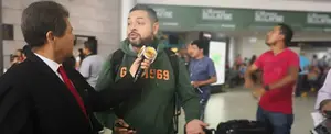 Periodistas de teleSUR son retenidos en el aeropuerto de Honduras