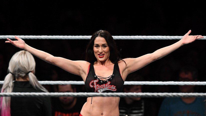 Excampeona de la WWE Nikki Bella revela que un quiste en el cerebro la obligó a abandonar la lucha
