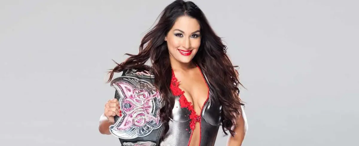 Excampeona de la WWE Nikki Bella revela que un quiste en el cerebro la obligó a abandonar la lucha