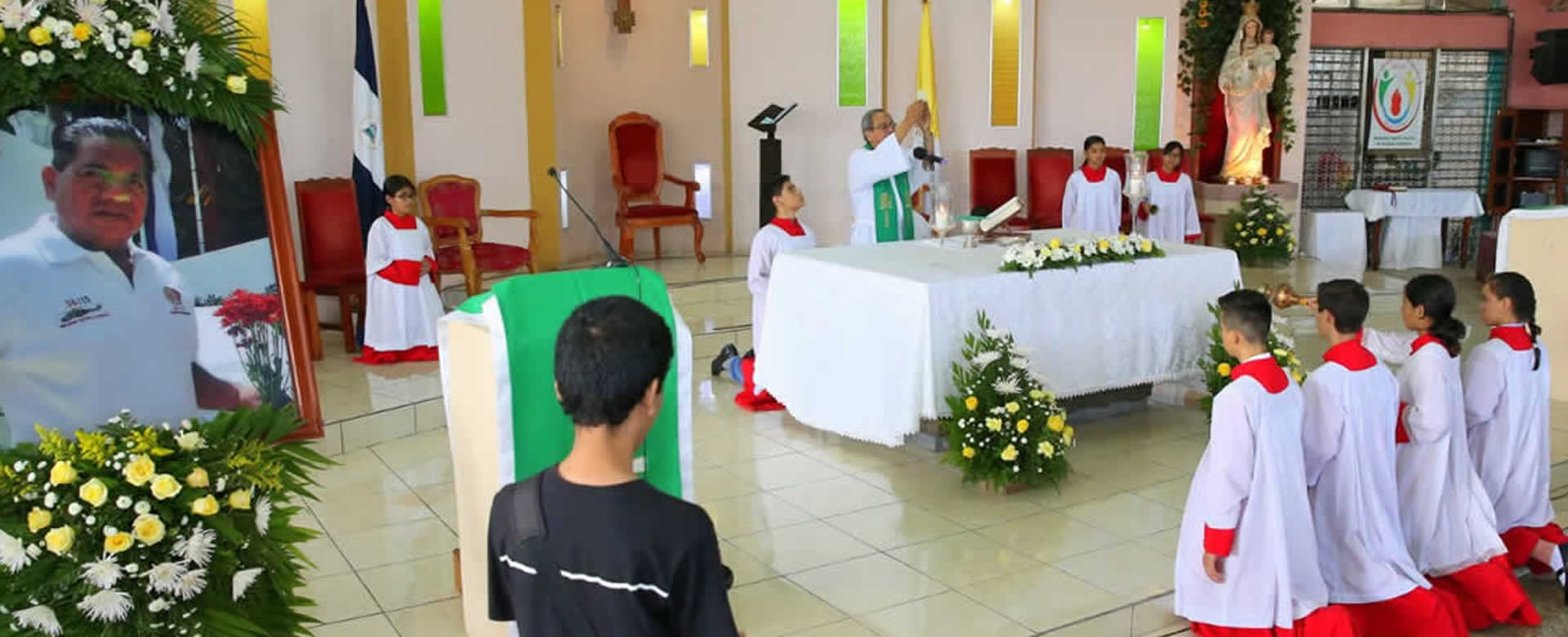 Misa campesina en honor al héroe del amor, Bismarck Martínez