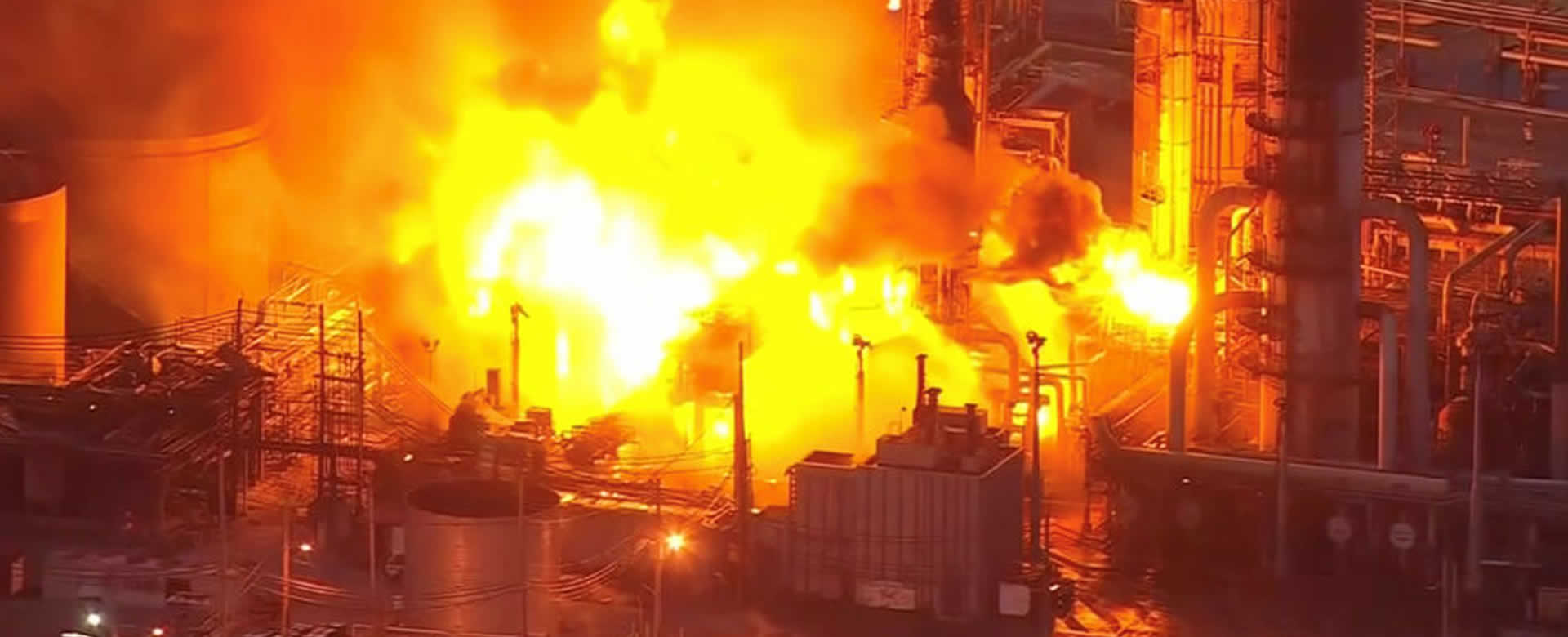La mayor refinería de Estados Unidos sufre una gran pérdida tras incendio
