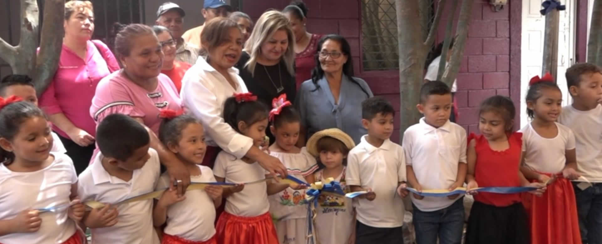 Alcaldía e INVUR entregan mejoras de viviendas en Estelí