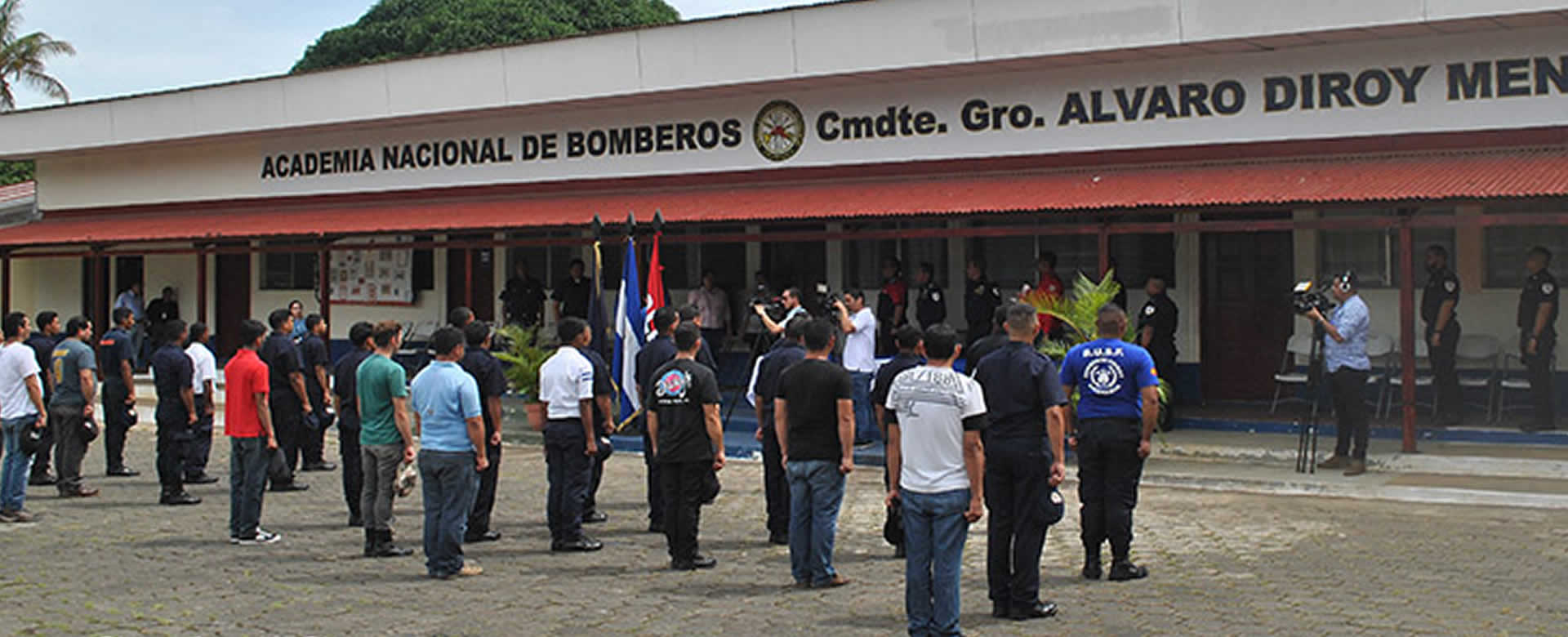 Bomberos Unificados realizan curso elemental de extinción de incendios