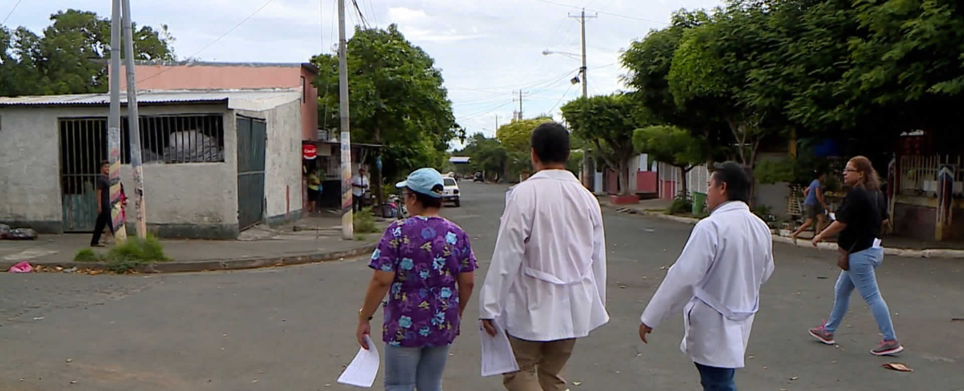 Brigadas del MINSA concientizan sobre la fumigación en el Barrio Cuba