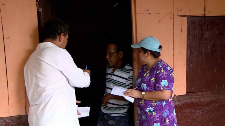 Brigadas del MINSA realizan jornada de fumigación en el Barrio Cuba