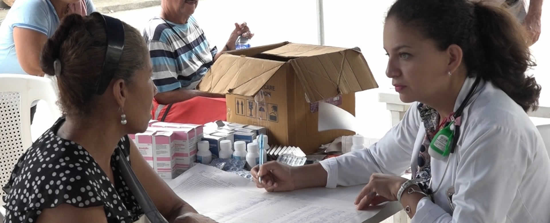 Familias del Barrio Costa Rica son atendidas por la Clínica Móvil del MINSA