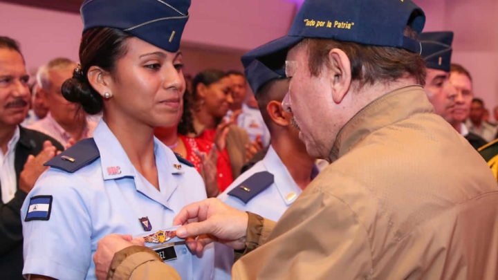 Cmdt. Daniel: Tenemos una fuerza aérea pequeña, pero con un espíritu grande 