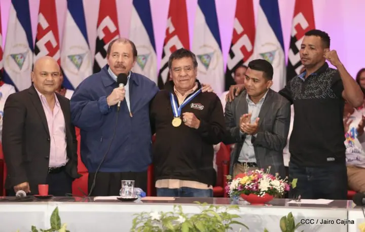 Daniel: "Alexis, aquí están tus Campeones, luchadores por la Paz"
