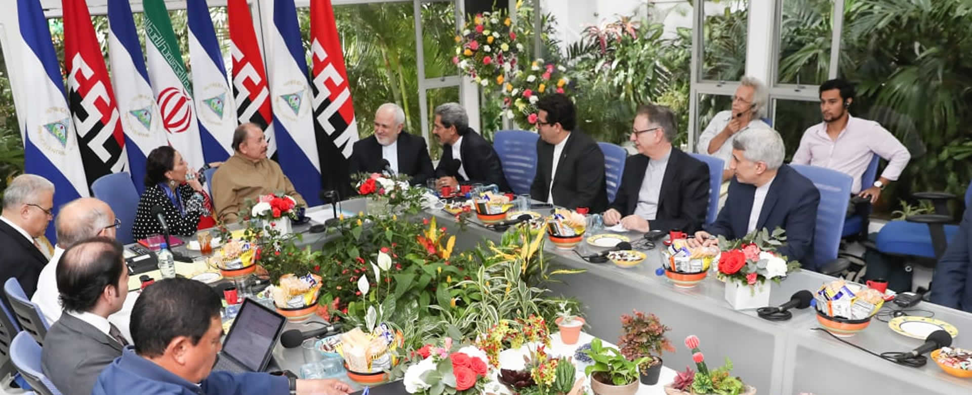 Daniel y Rosario se reúnen con Canciller Javad Zarif de Irán